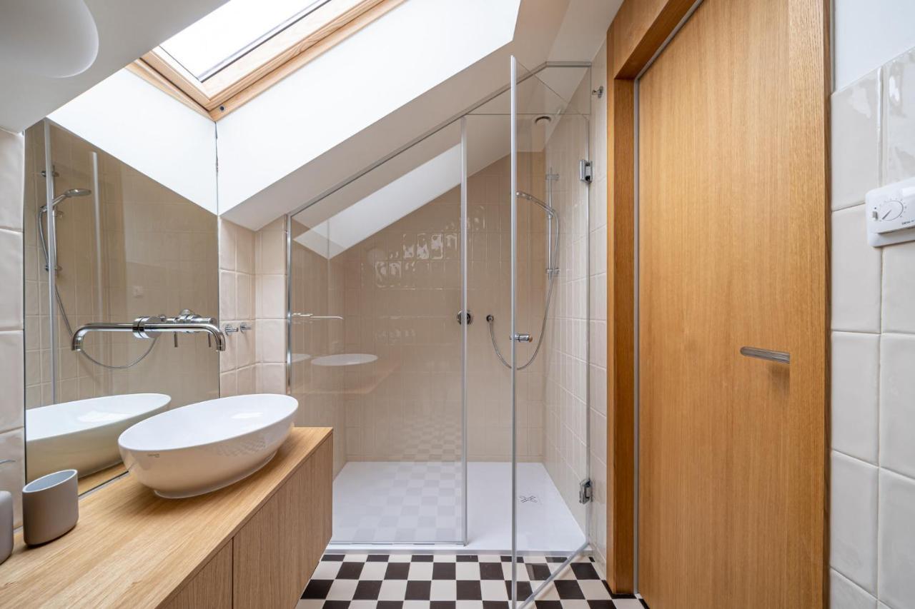 Bright Designer Apartment In City Centre Riga Exterior photo