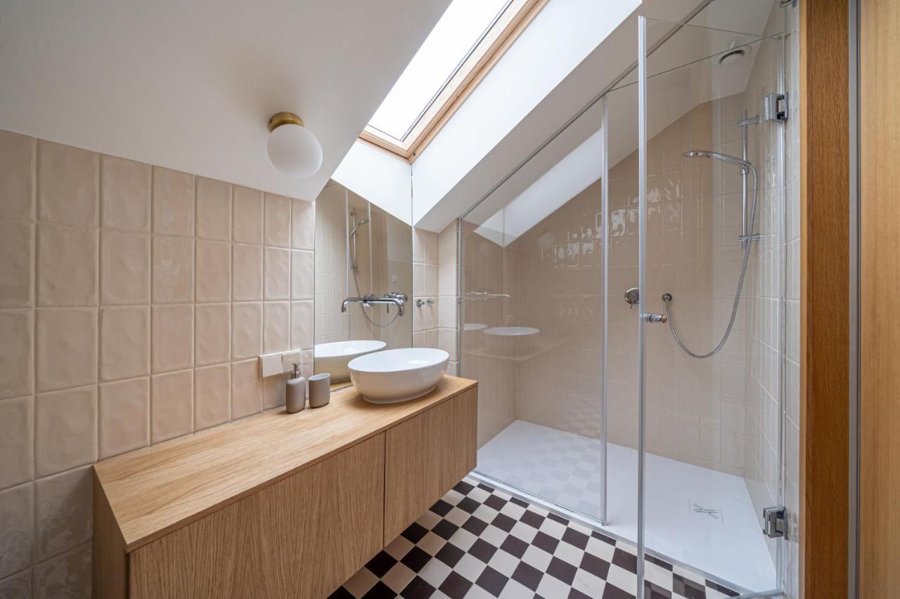 Bright Designer Apartment In City Centre Riga Exterior photo