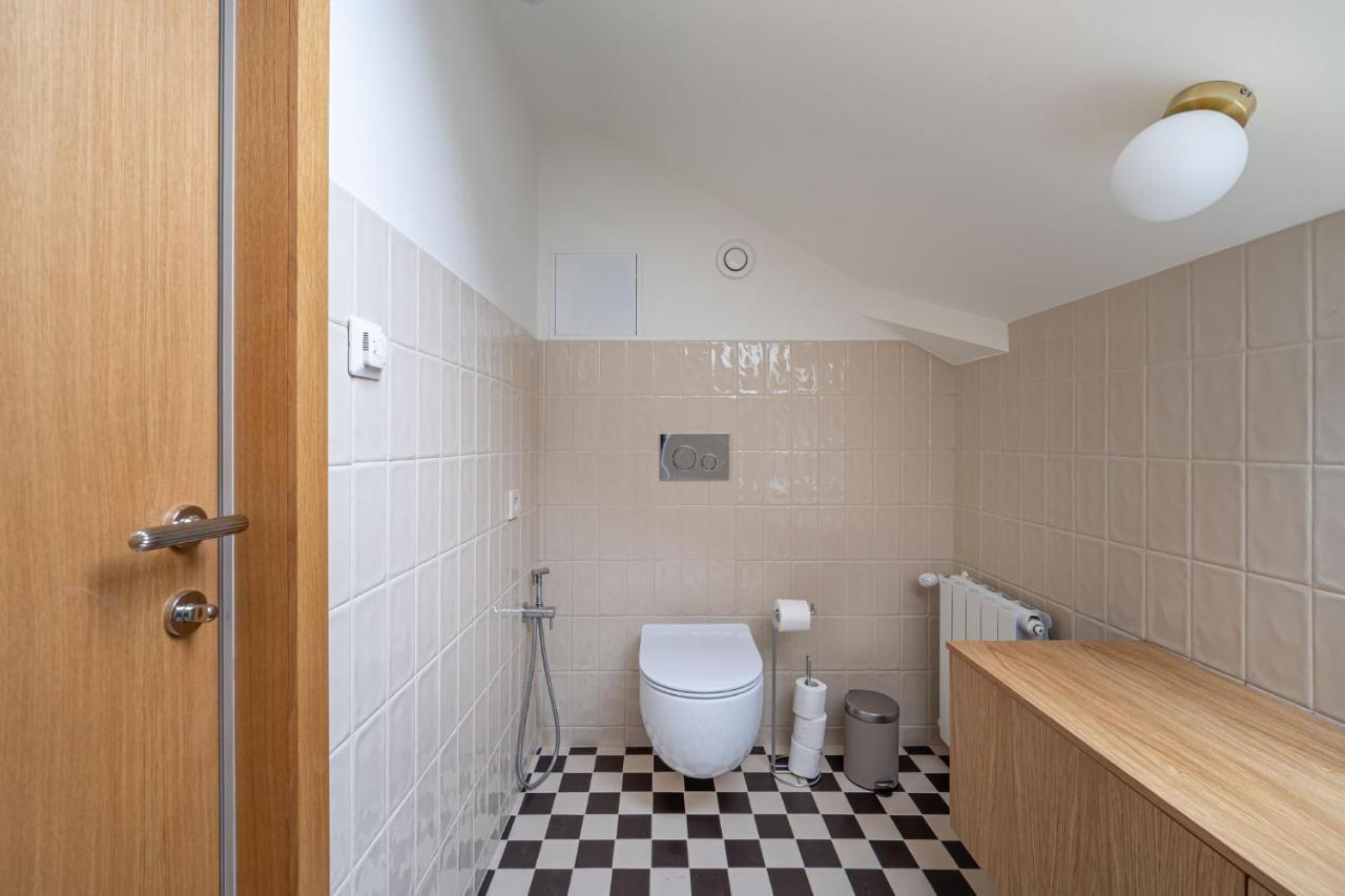 Bright Designer Apartment In City Centre Riga Exterior photo