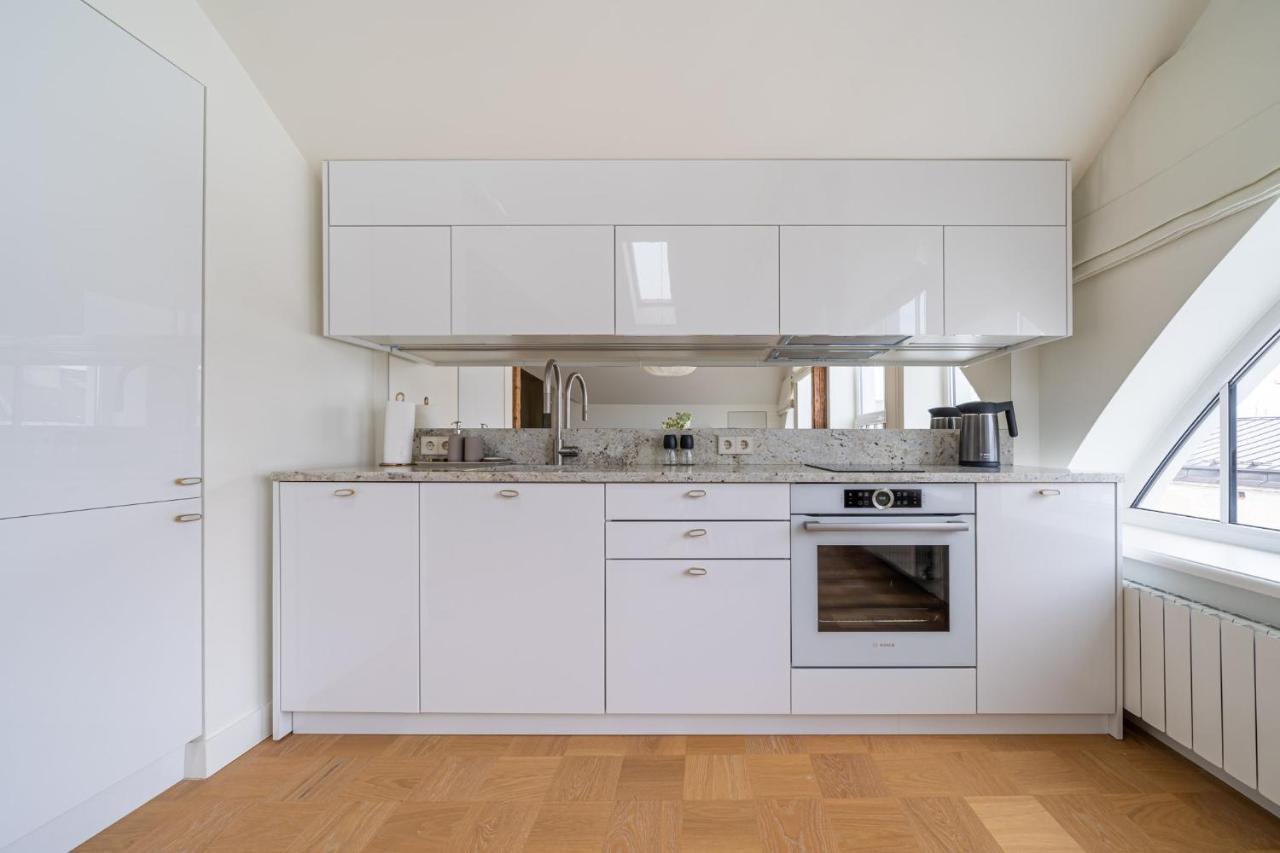 Bright Designer Apartment In City Centre Riga Exterior photo